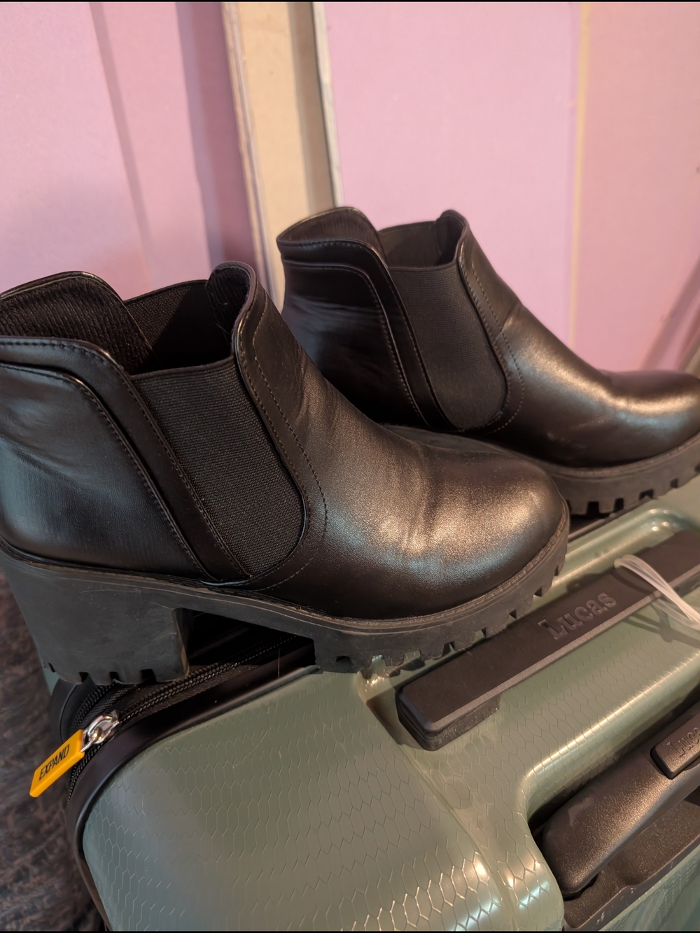 SHEIN Black Chunky Chelsea Ankle Boots